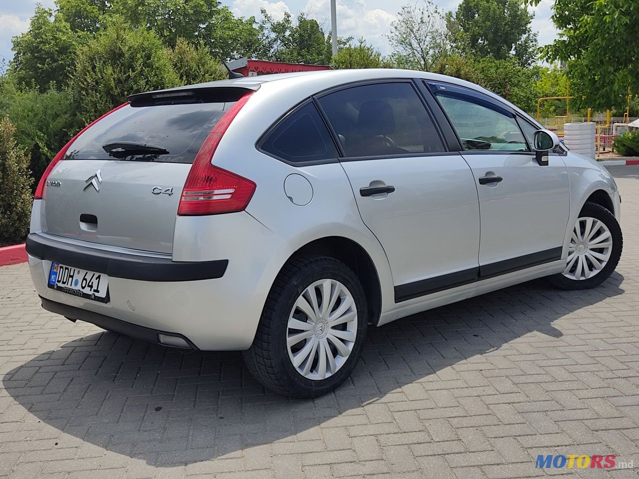 2008' Citroen C4 photo #3