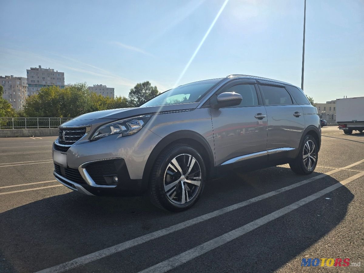 2019' Peugeot 5008 photo #6