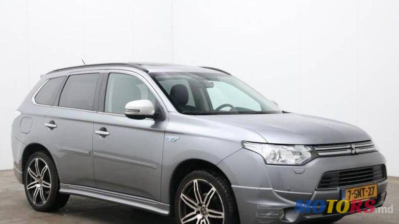 2013' Mitsubishi Outlander photo #1