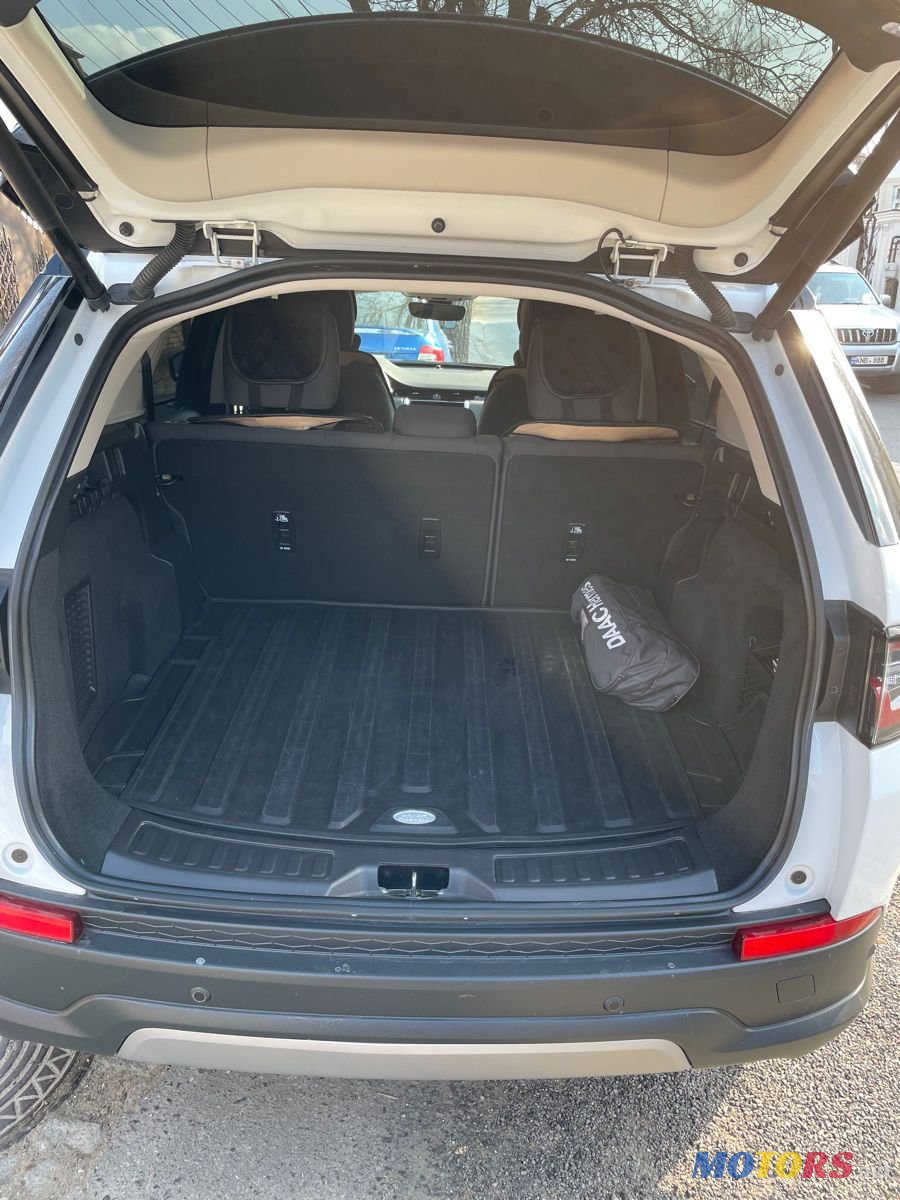 2023' Land Rover Discovery Sport photo #5