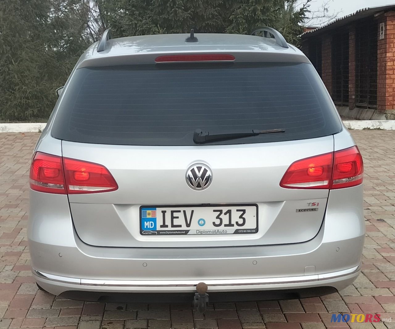 2011' Volkswagen Passat photo #2