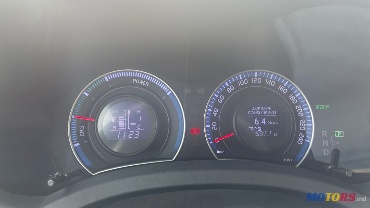 2011' Toyota Auris photo #4