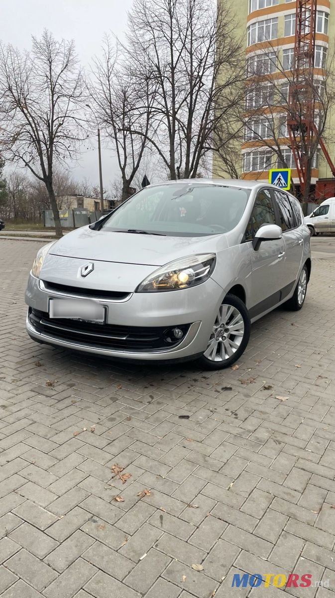 2013' Renault Grand Scenic photo #4