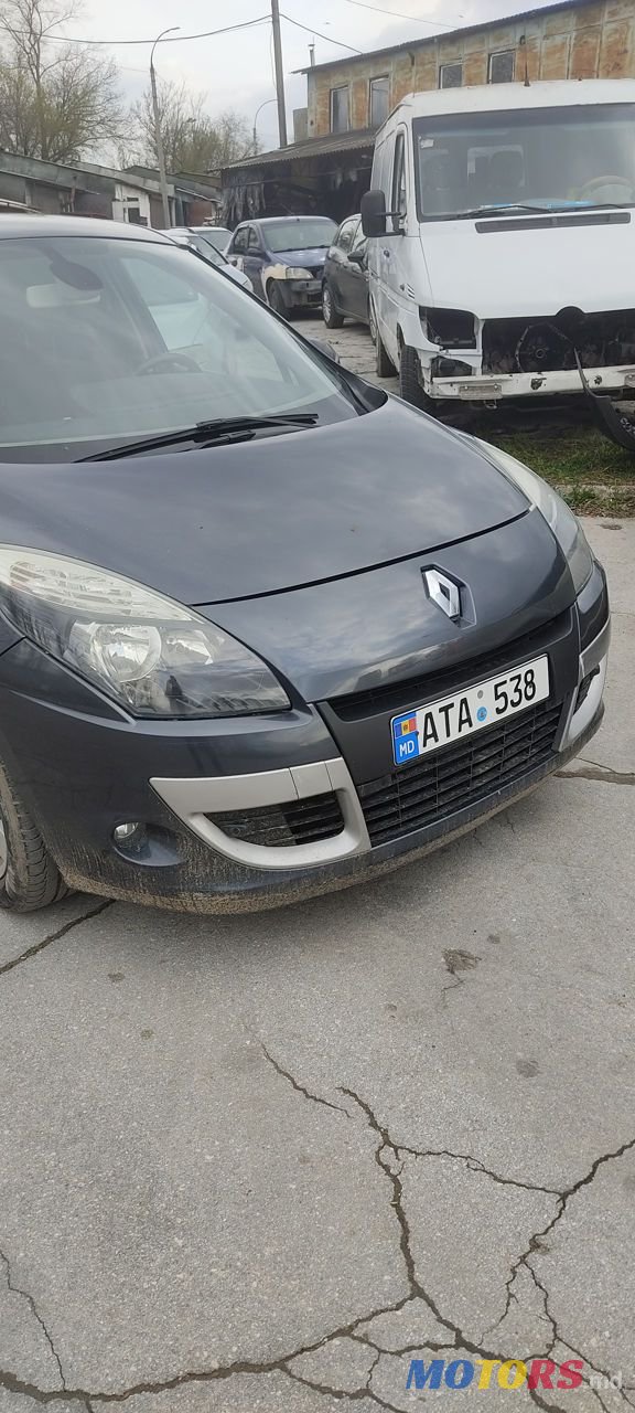 2010' Renault Scenic photo #2