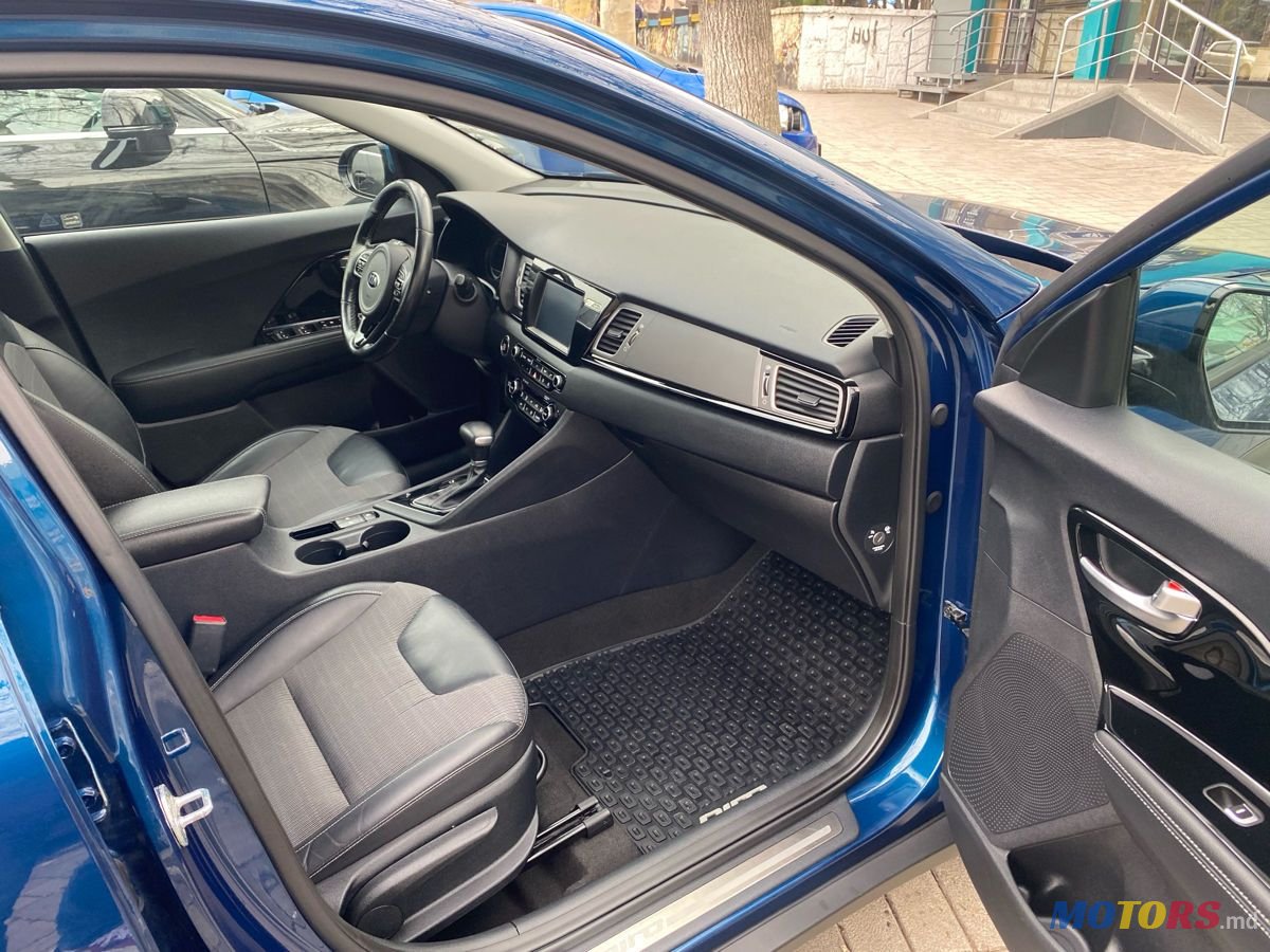 2017' Kia Niro photo #6