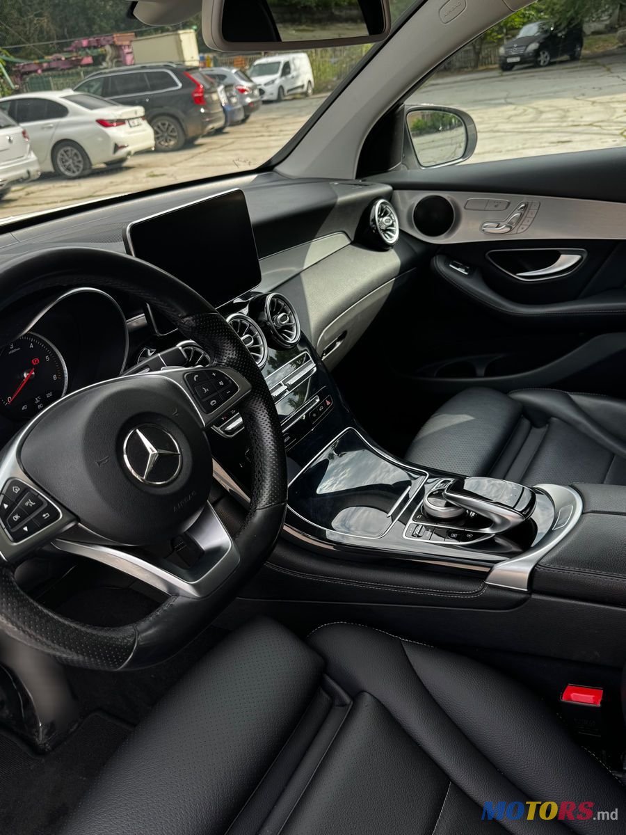 2017' Mercedes-Benz Glc Coupe photo #4