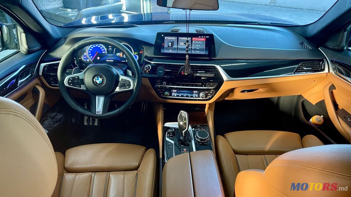 2017' BMW 5 Series photo #1