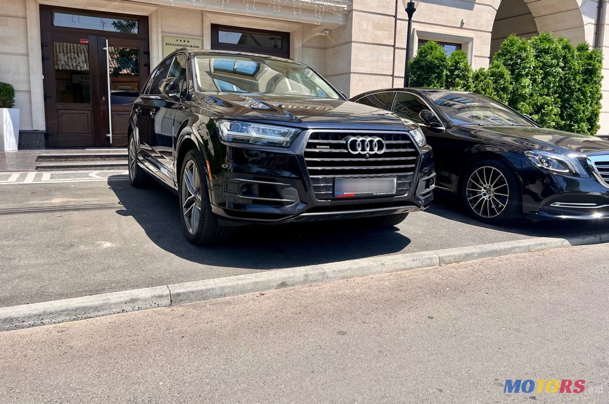 2017' Audi Q7 photo #1