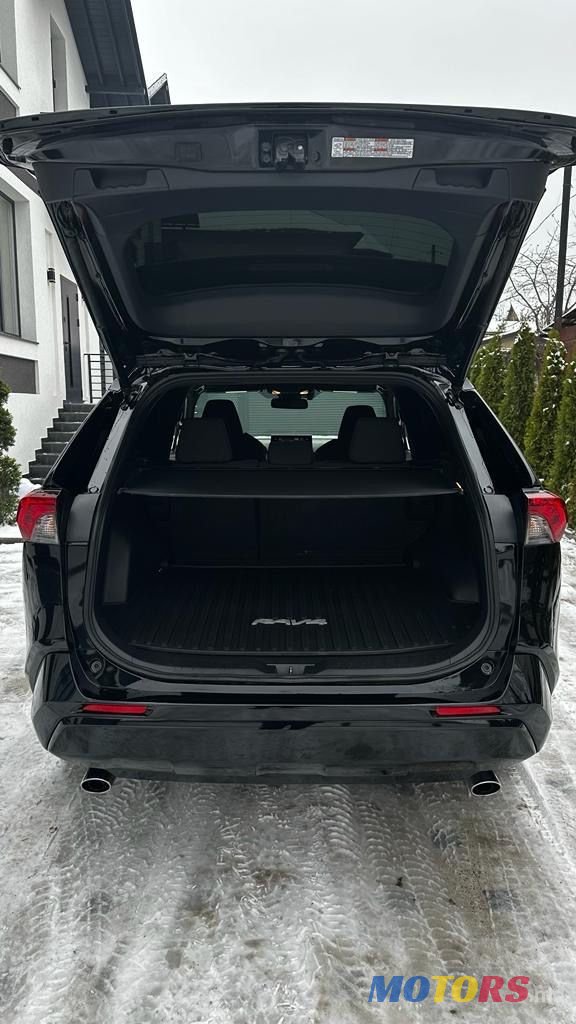 2021' Toyota RAV4 photo #6