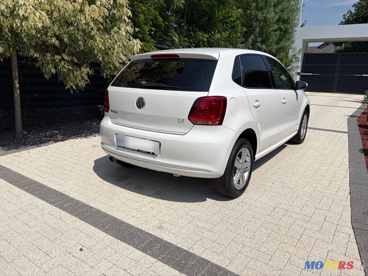 2013' Volkswagen Polo photo #5