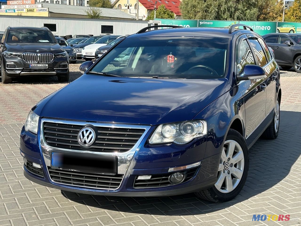 2010' Volkswagen Passat photo #1