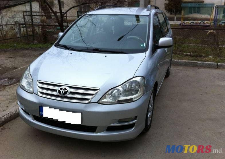 2005' Toyota Avensis photo #1