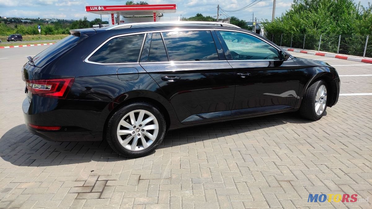 2016' Skoda Superb photo #3