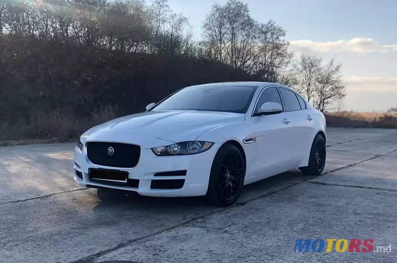 2017' Jaguar Xe photo #3