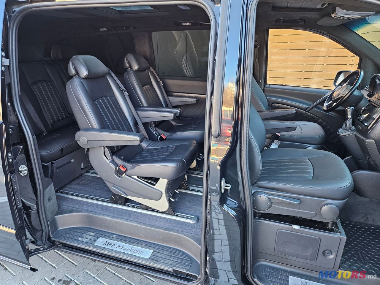 2011' Mercedes-Benz Vito photo #6