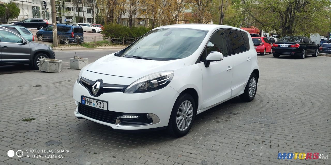 2014' Renault Scenic photo #1