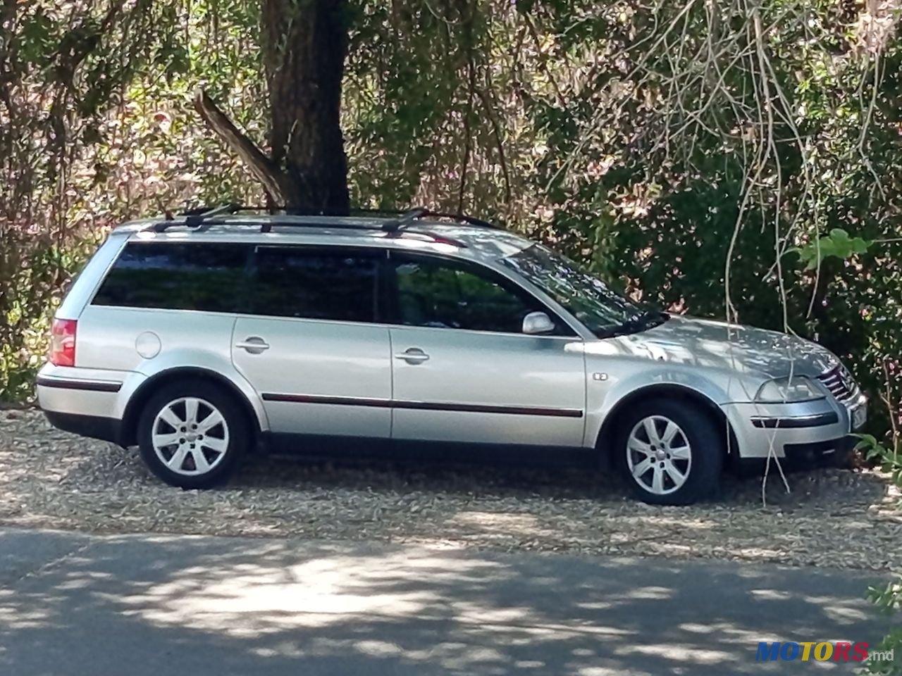 2001' Volkswagen Passat photo #4