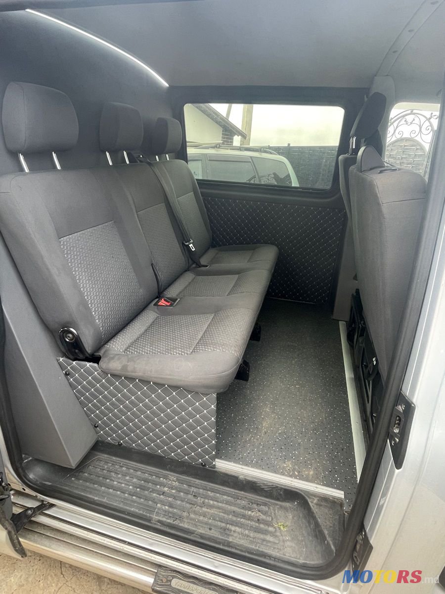 2012' Volkswagen Transporter photo #6