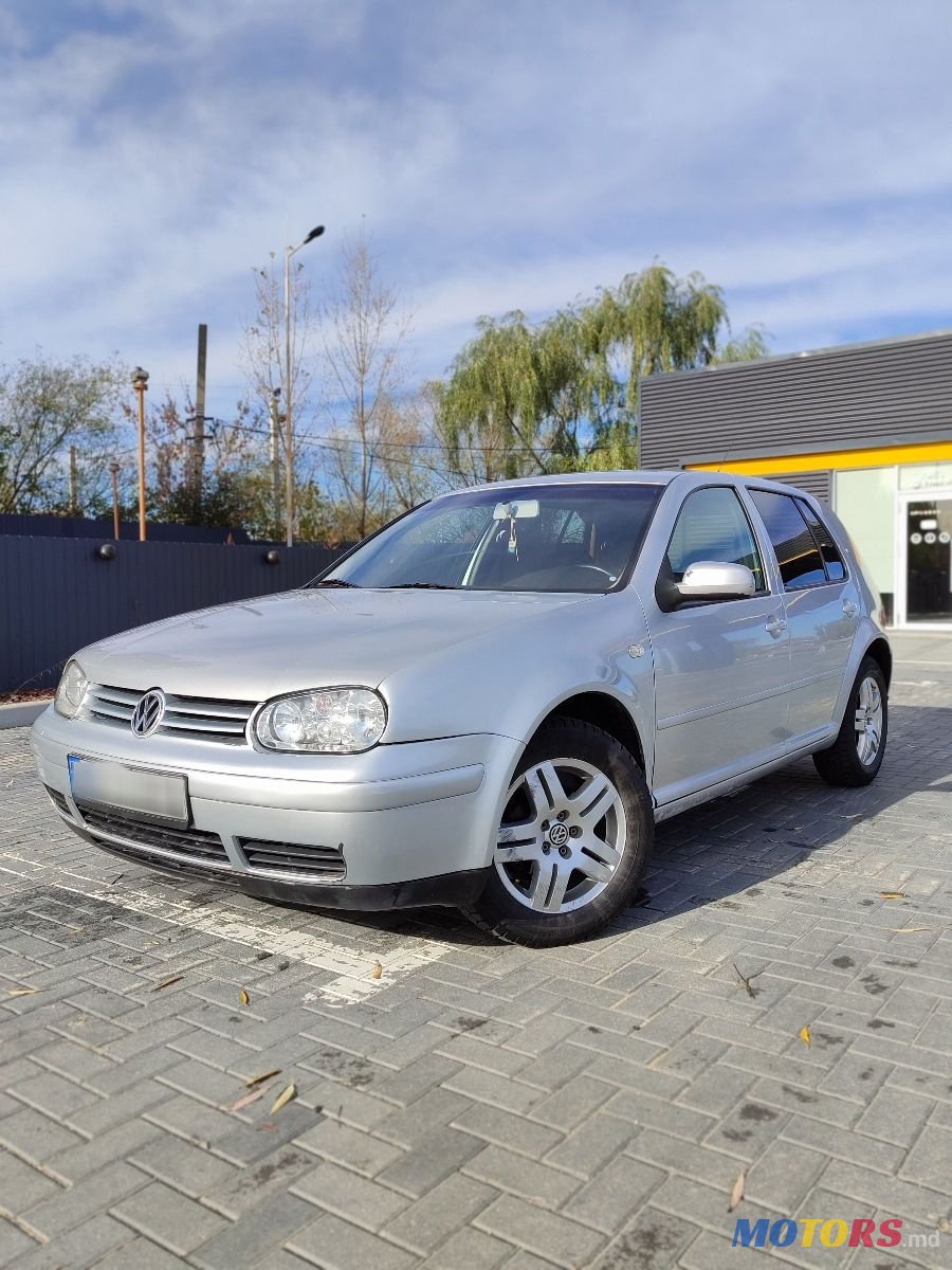 2002' Volkswagen Golf photo #4