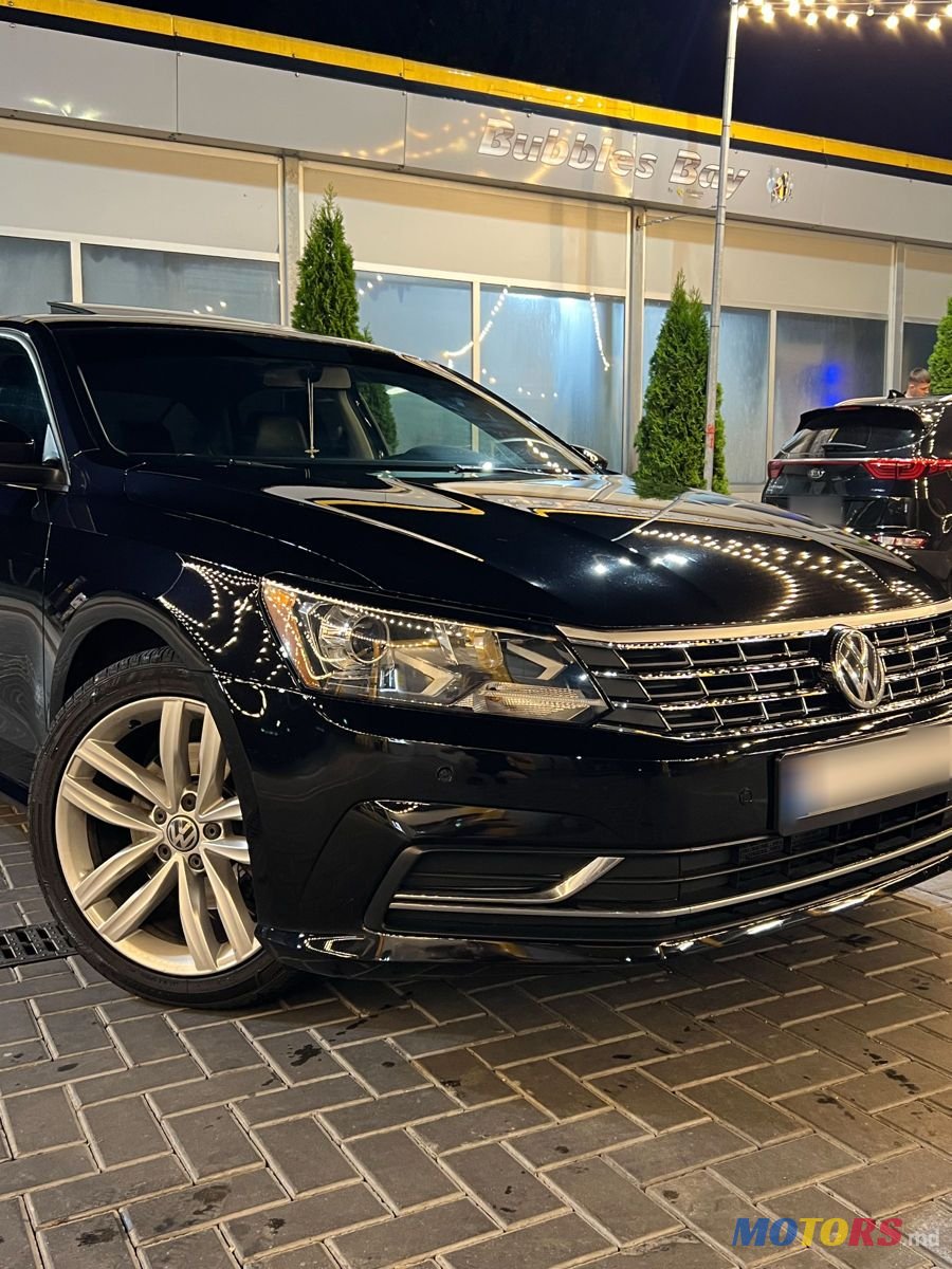 2018' Volkswagen Passat photo #2