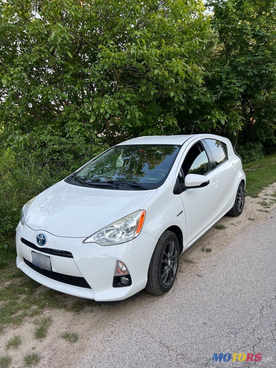 2012' Toyota Prius c photo #1