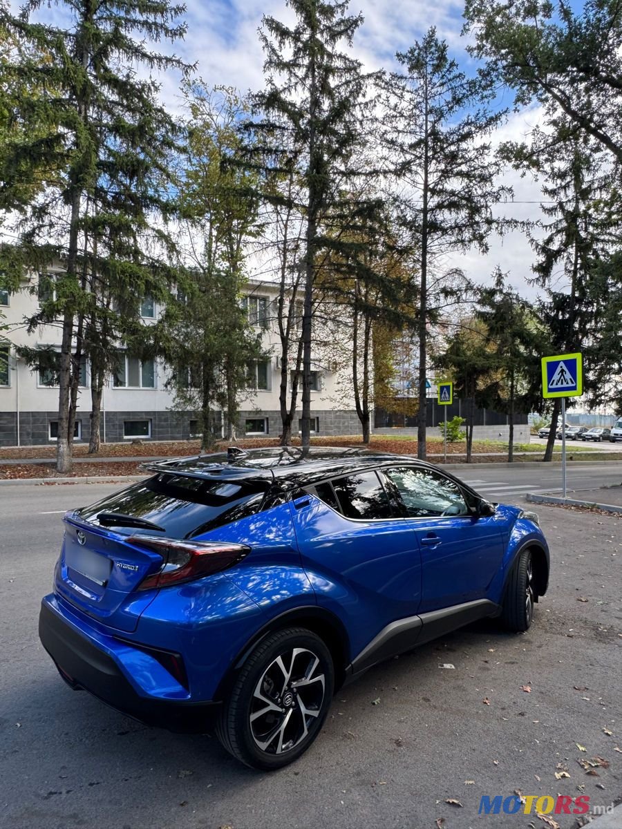 2017' Toyota C-HR photo #4