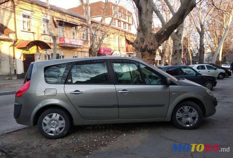 2006' Renault Grand Scenic photo #1