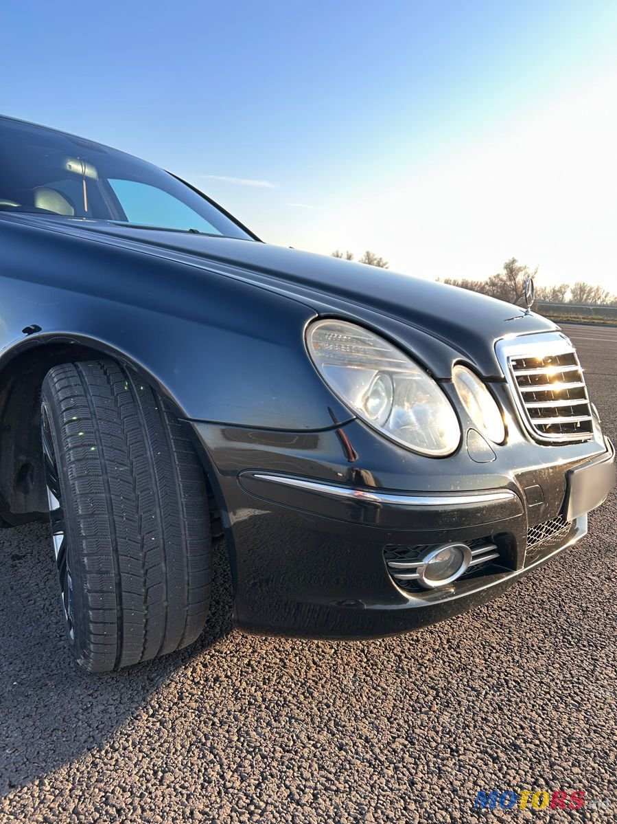 2008' Mercedes-Benz E-Class photo #5