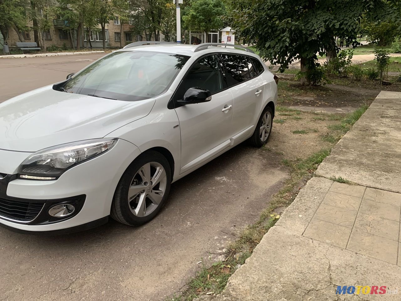 2012' Renault Megane photo #1