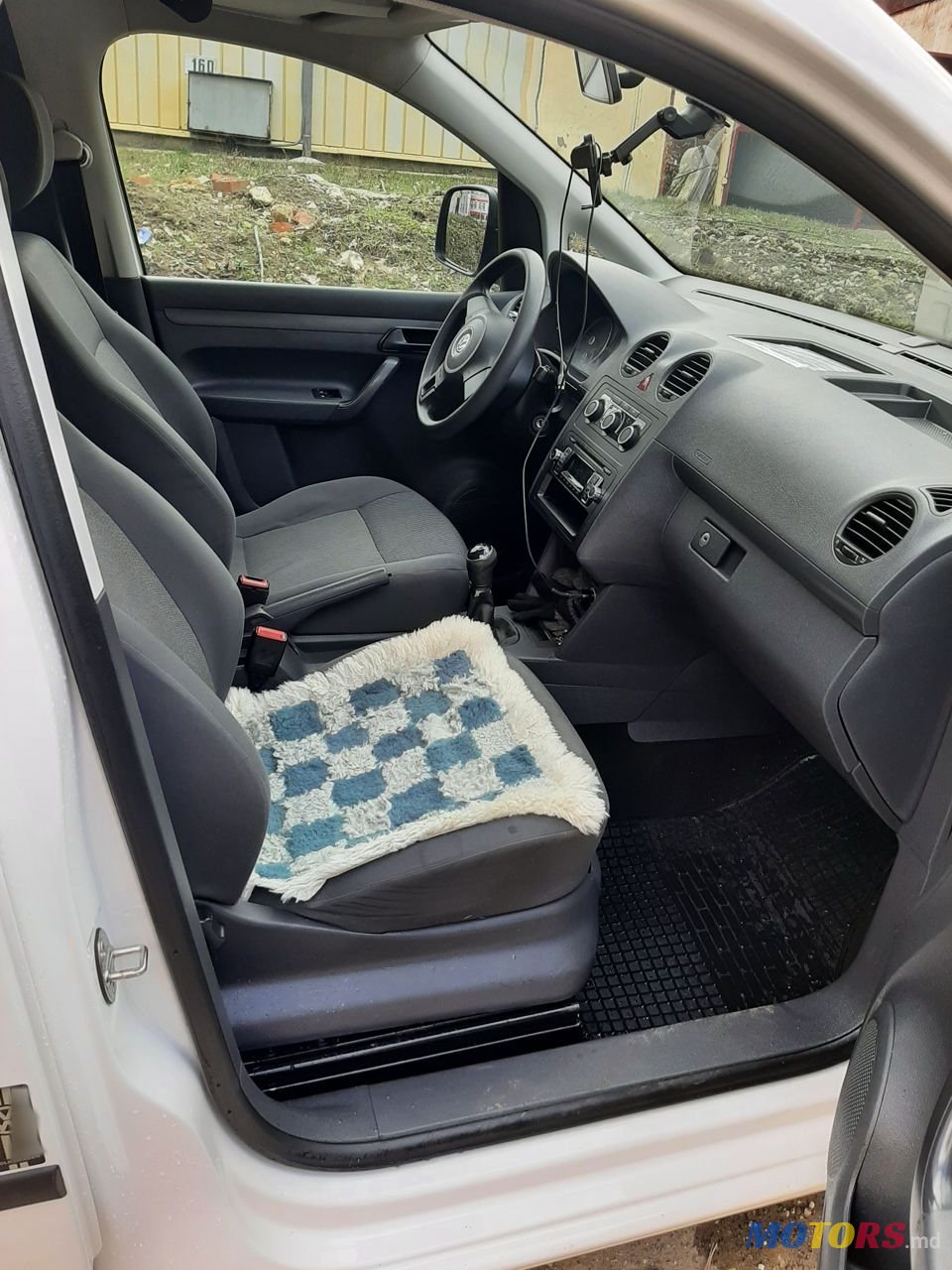 2015' Volkswagen Caddy photo #5