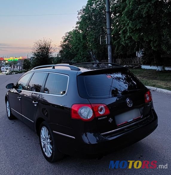 2009' Volkswagen Passat photo #5