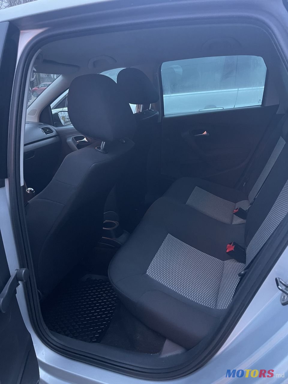 2013' Volkswagen Polo photo #4