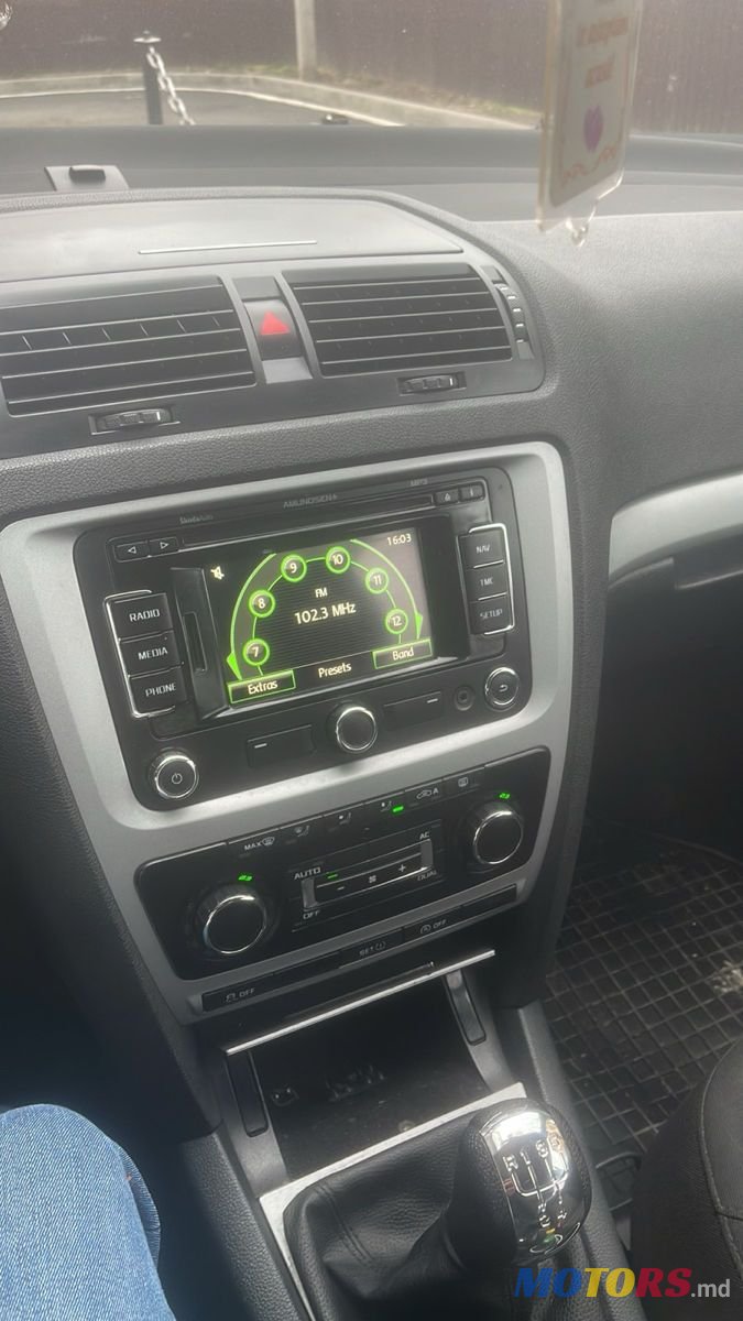 2012' Skoda Octavia photo #6