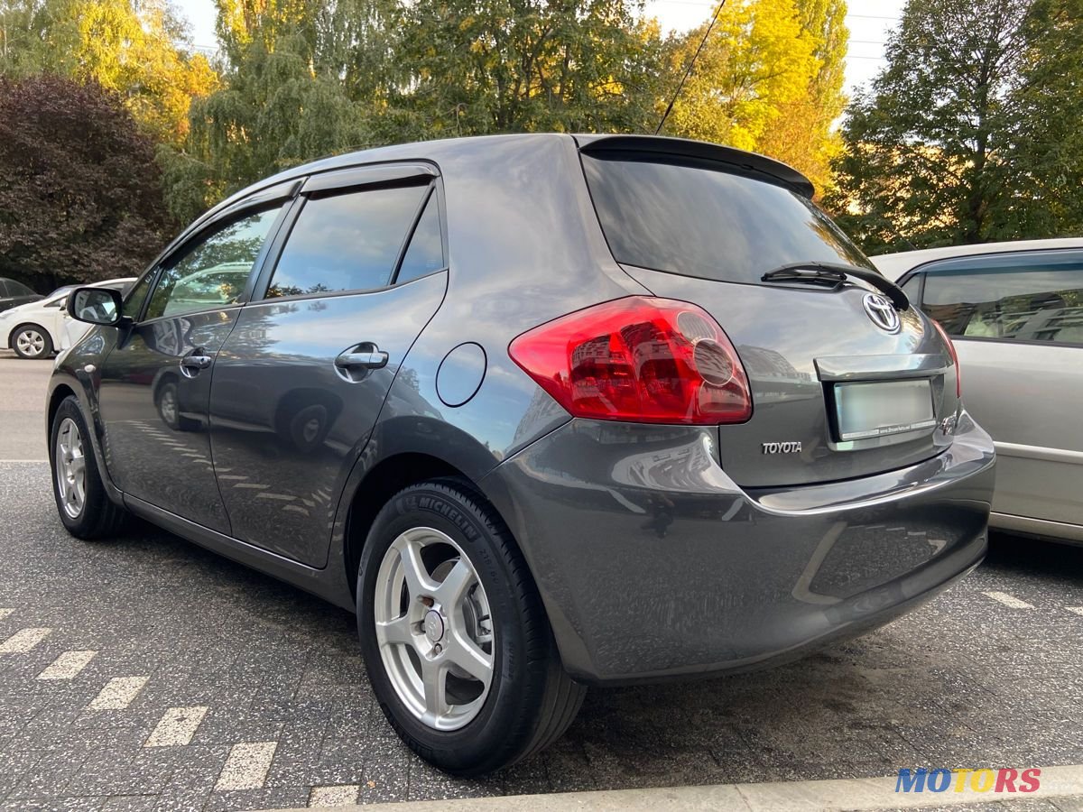 2007' Toyota Auris photo #3