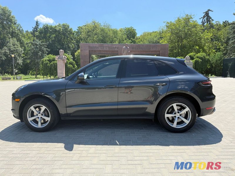 2020' Porsche Macan photo #2