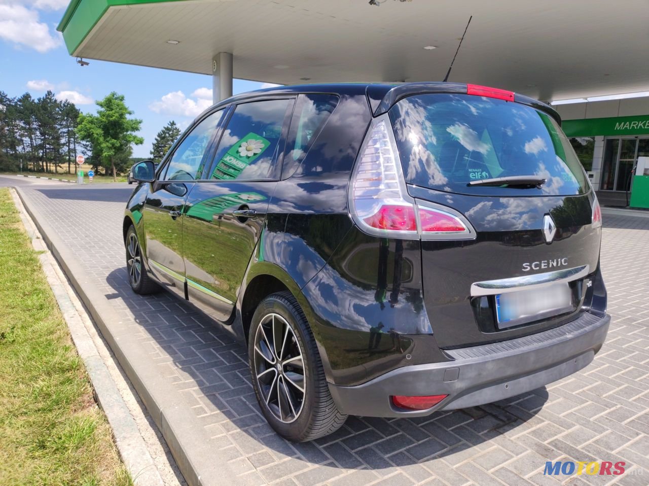 2015' Renault Scenic photo #3