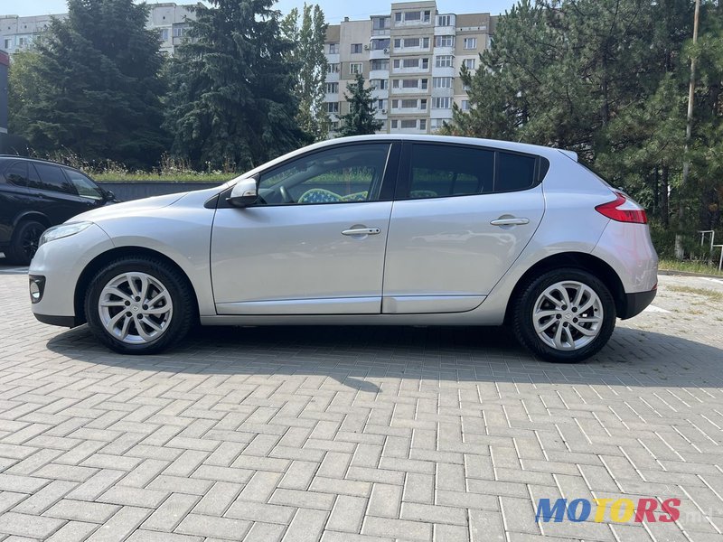 2012' Renault Megane photo #2