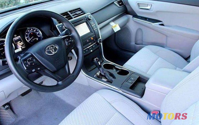 2016' Toyota Camry photo #2