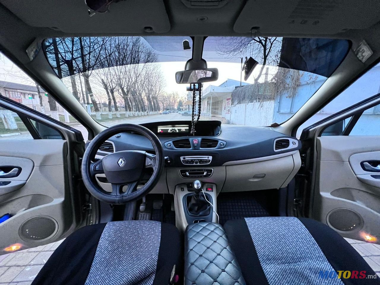 2009' Renault Grand Scenic photo #6