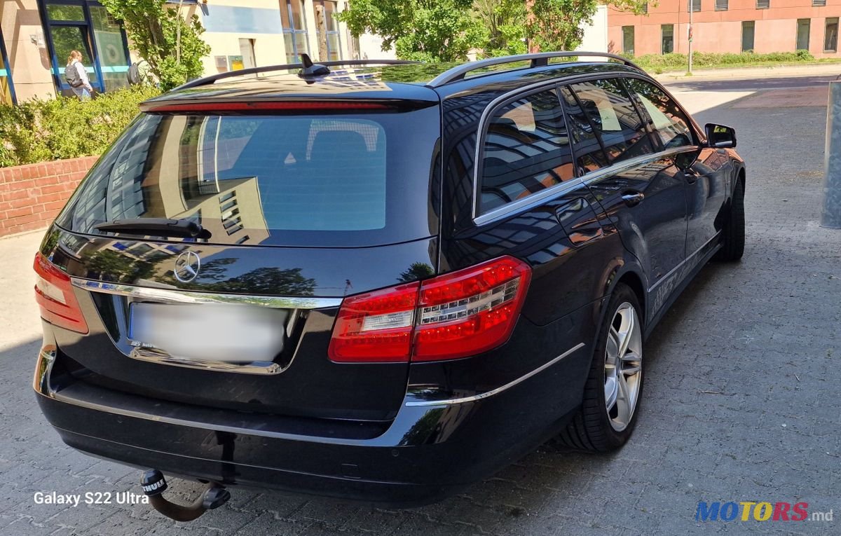 2011' Mercedes-Benz E-Class photo #6