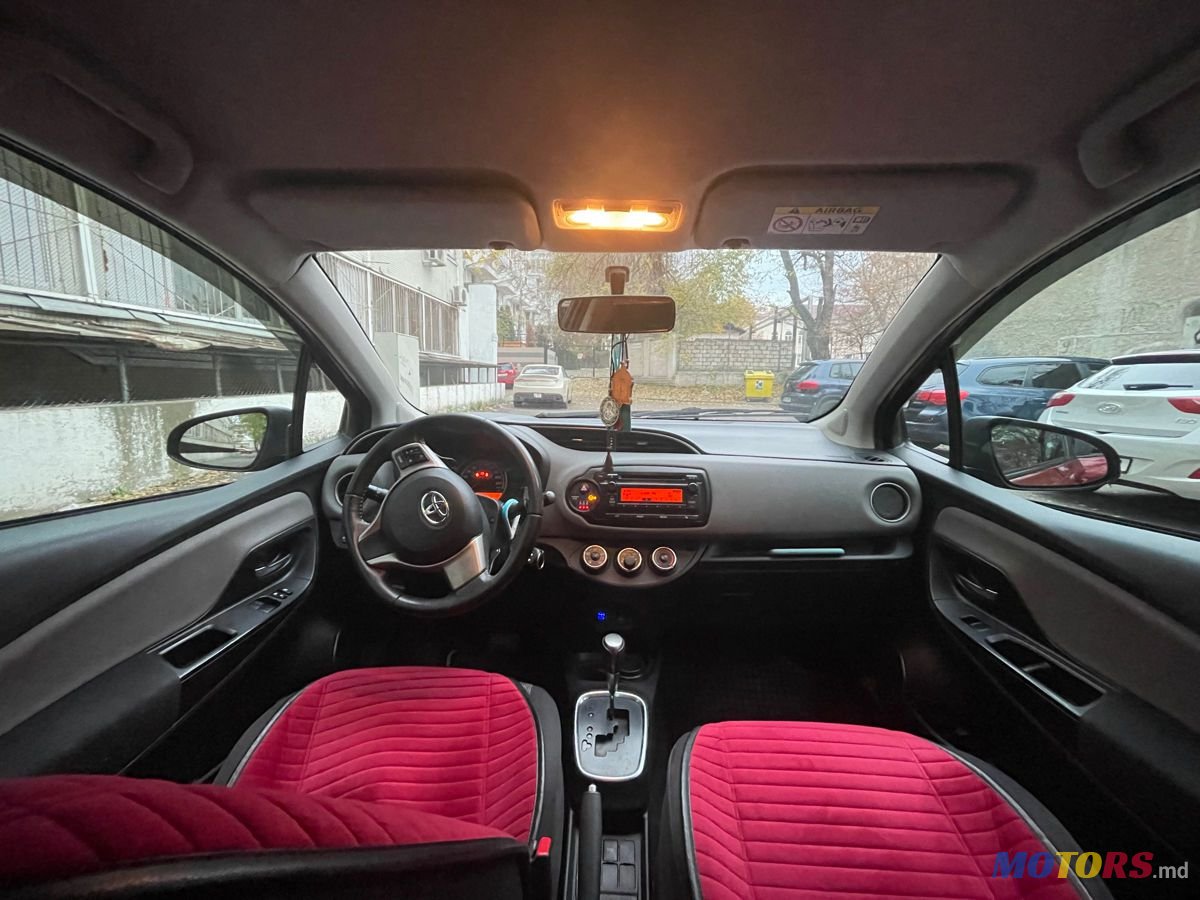 2014' Toyota Yaris photo #4