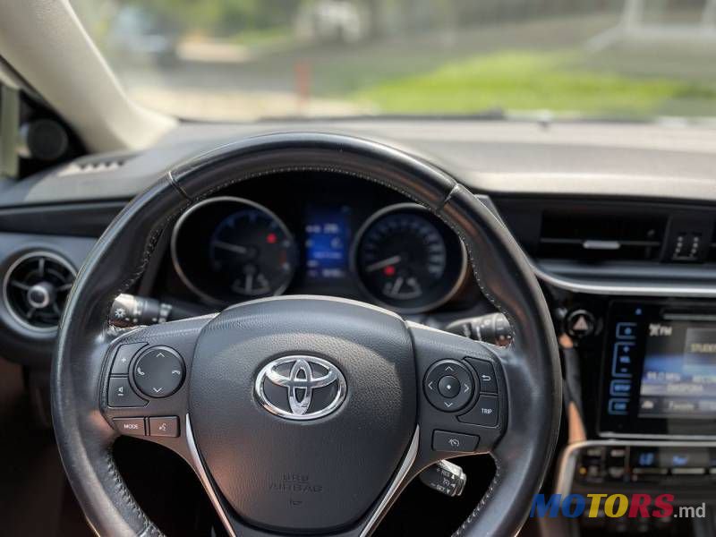 2015' Toyota Auris photo #6