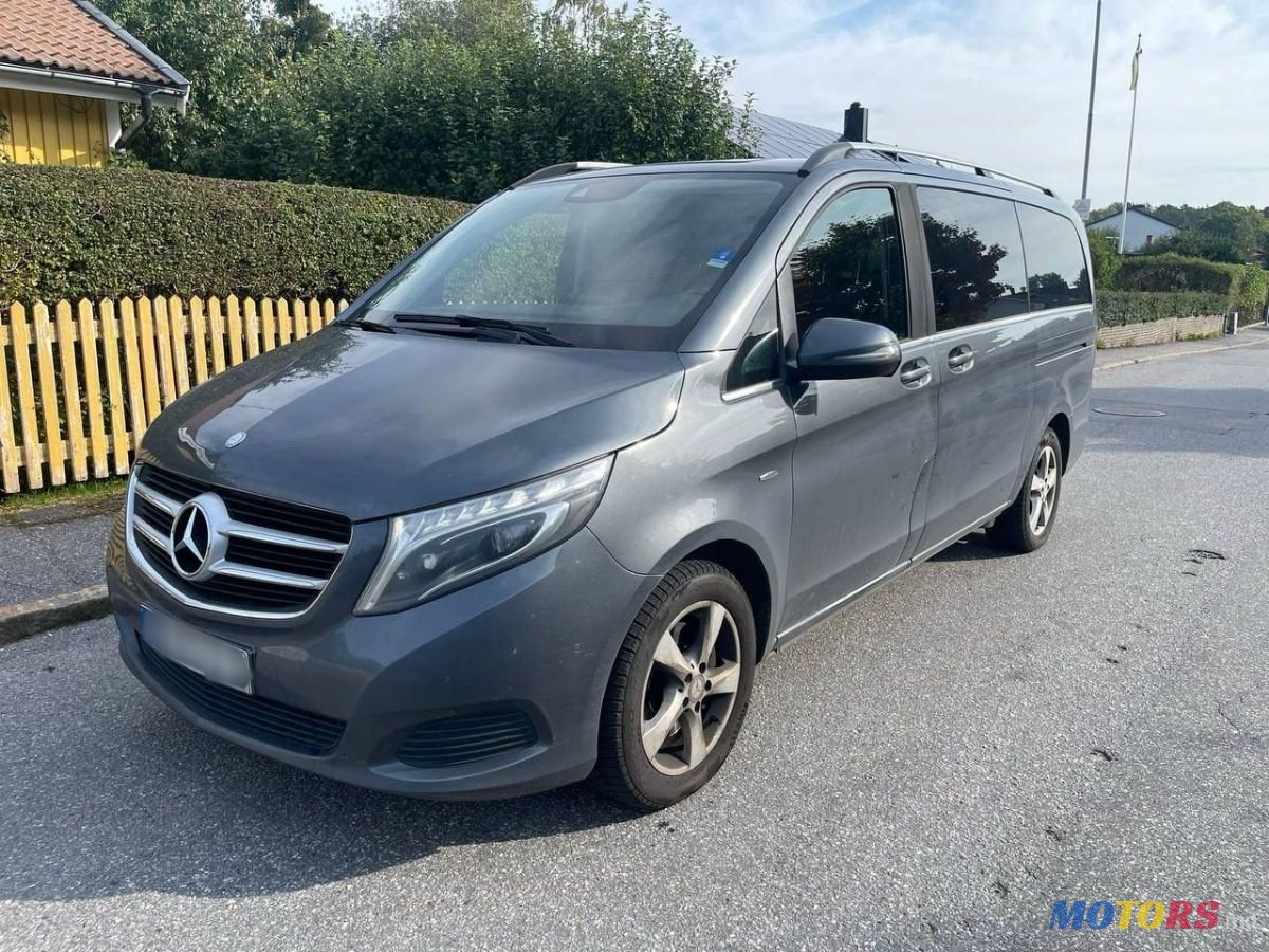 2017' Mercedes-Benz V-Class photo #2