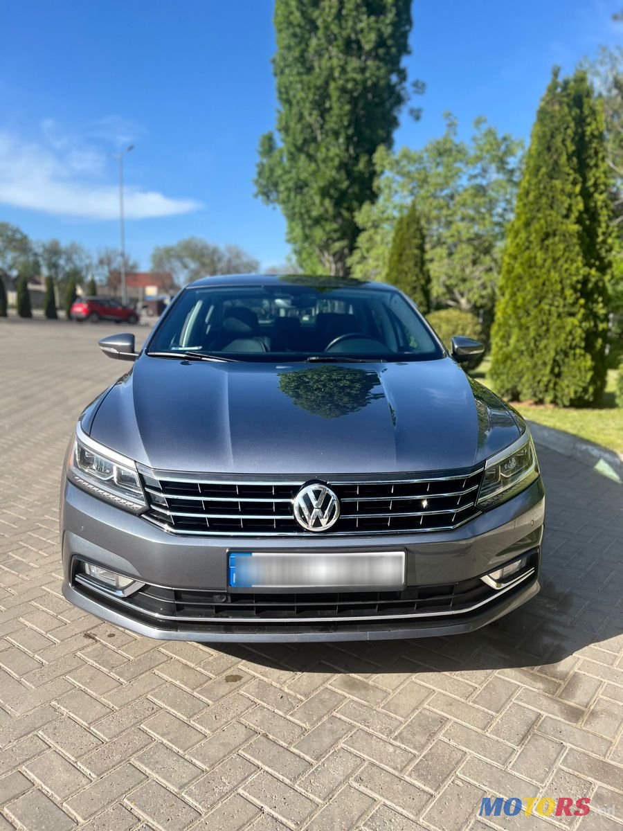 2017' Volkswagen Passat photo #3
