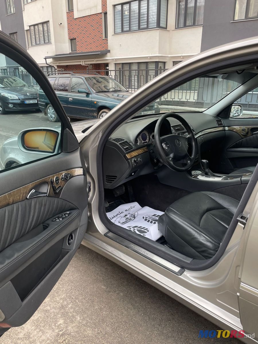 2005' Mercedes-Benz E Класс photo #6