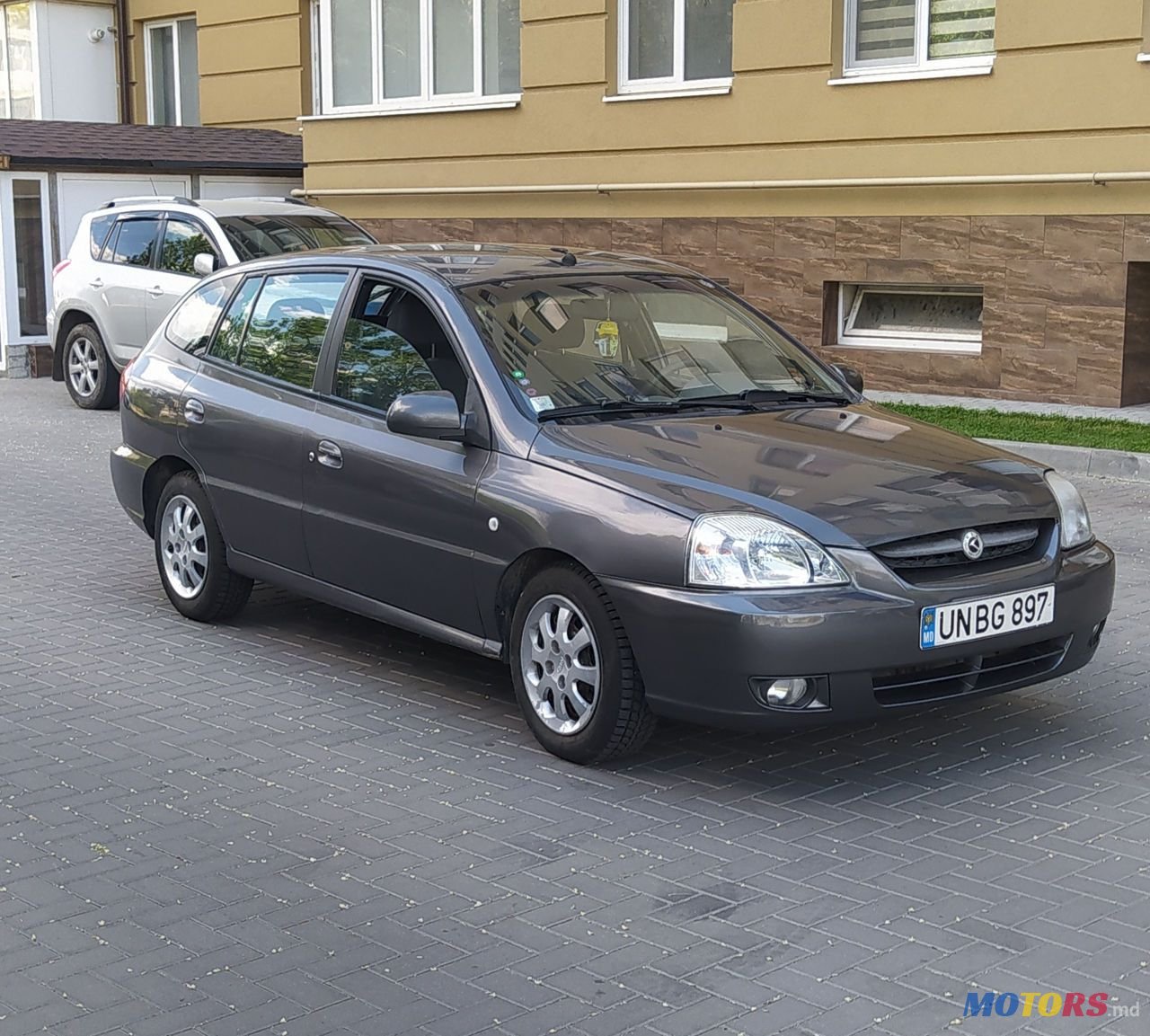 2004' Kia Rio photo #1