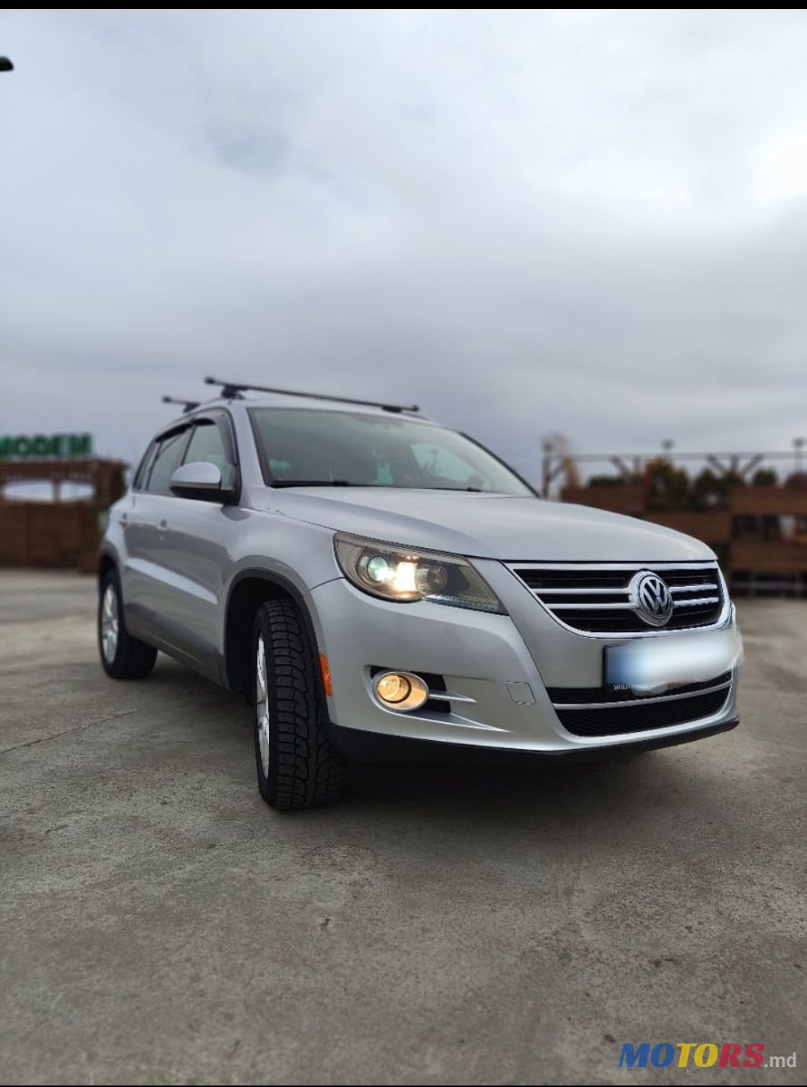 2010' Volkswagen Tiguan photo #1
