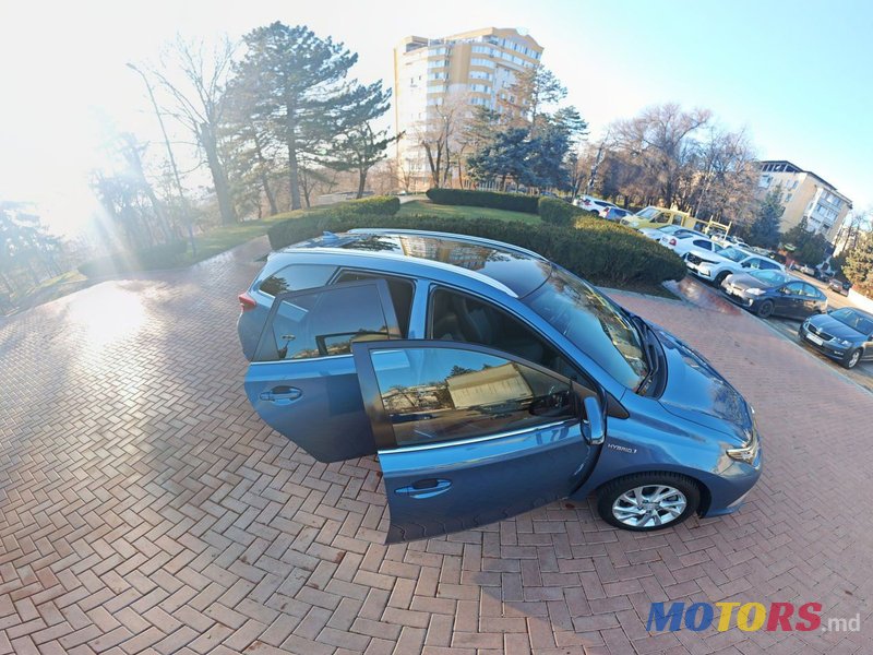 2015' Toyota Auris photo #2