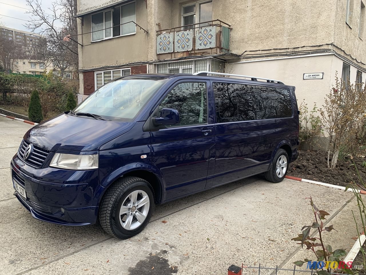 2006' Volkswagen Caravelle photo #3