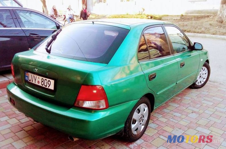 2000' Hyundai Accent photo #4